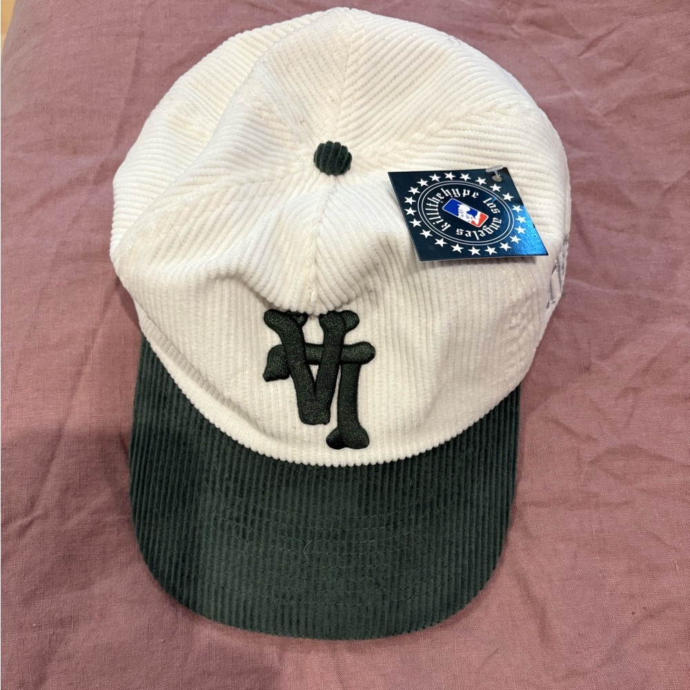 BNWT! KTH! Green and white.